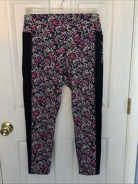 PINK Victoria's Secret Black Floral Active Leggings
